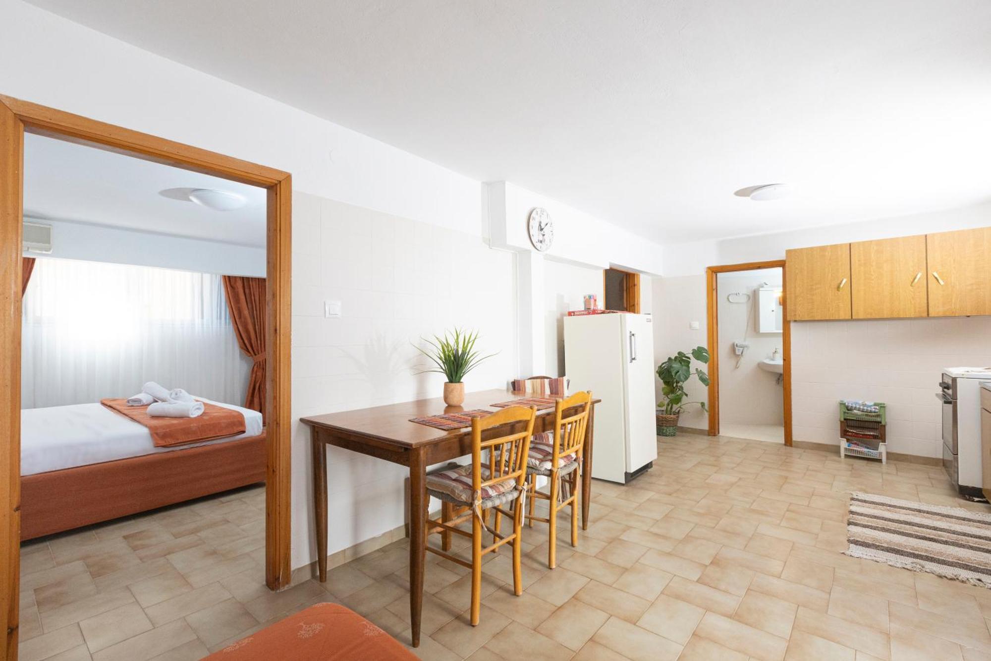 Agia Marina  Oelia Rooms & Apartments المظهر الخارجي الصورة