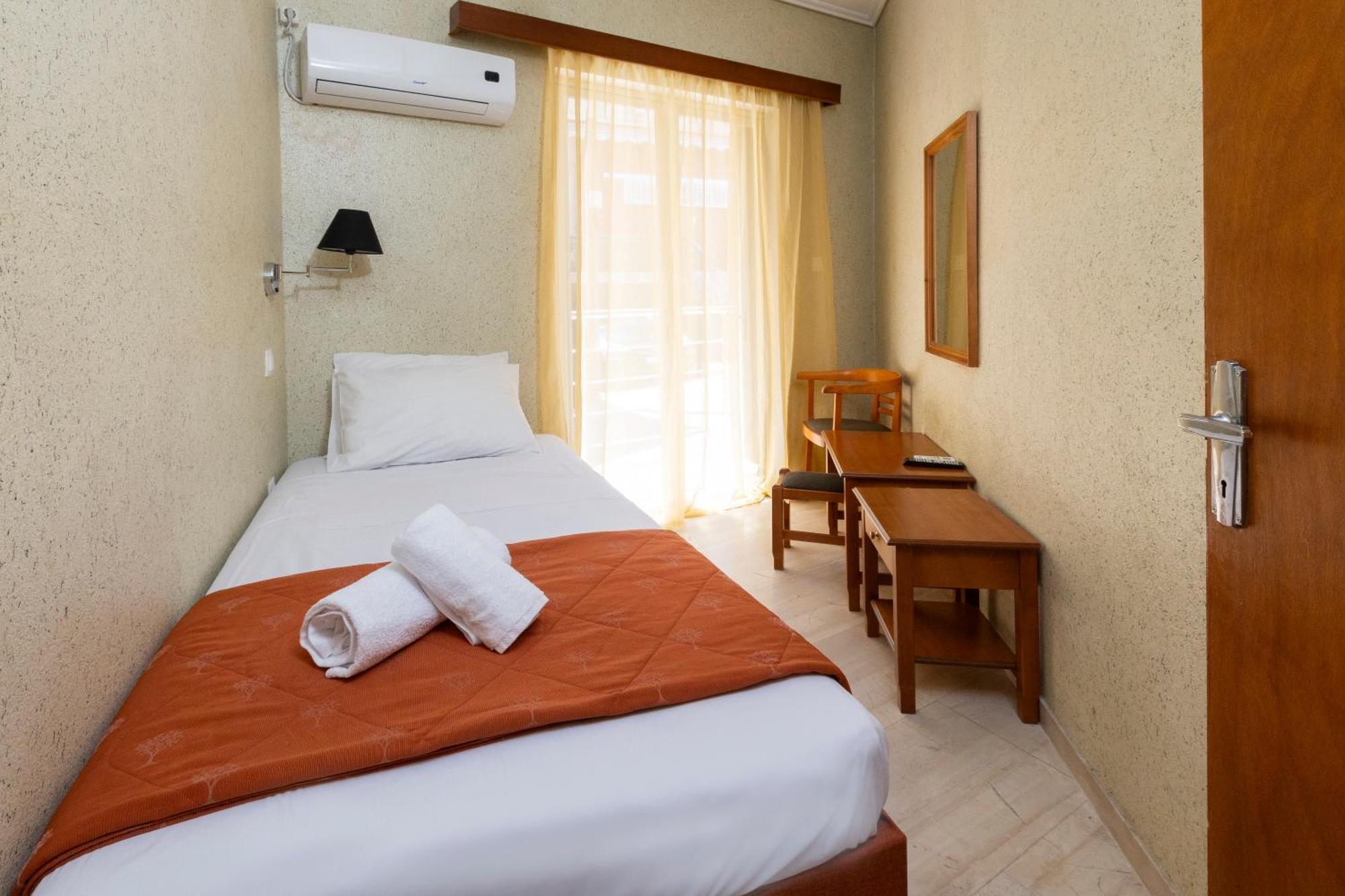 Agia Marina  Oelia Rooms & Apartments المظهر الخارجي الصورة
