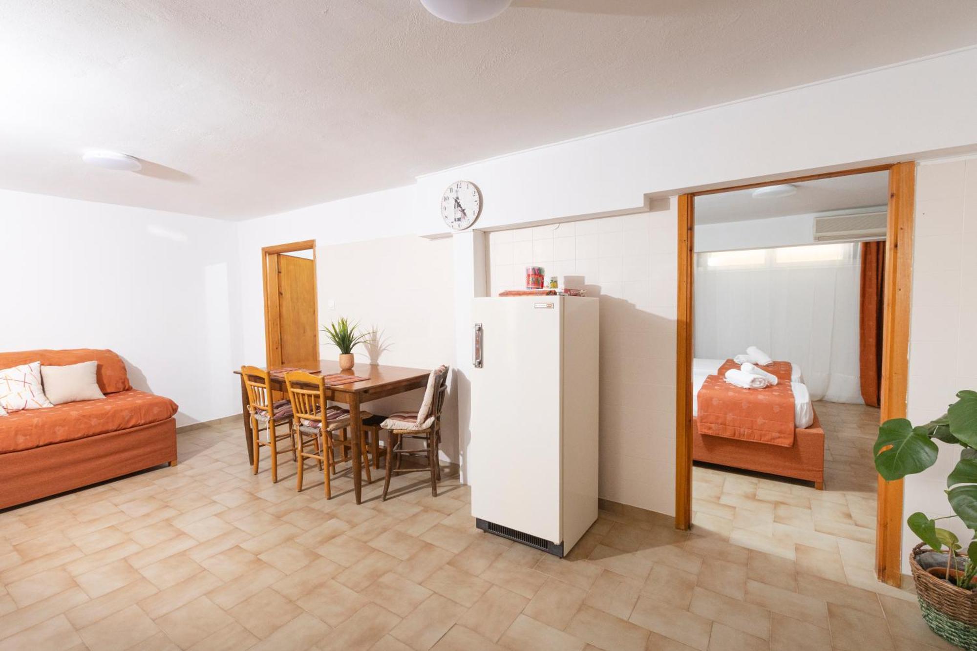 Agia Marina  Oelia Rooms & Apartments المظهر الخارجي الصورة